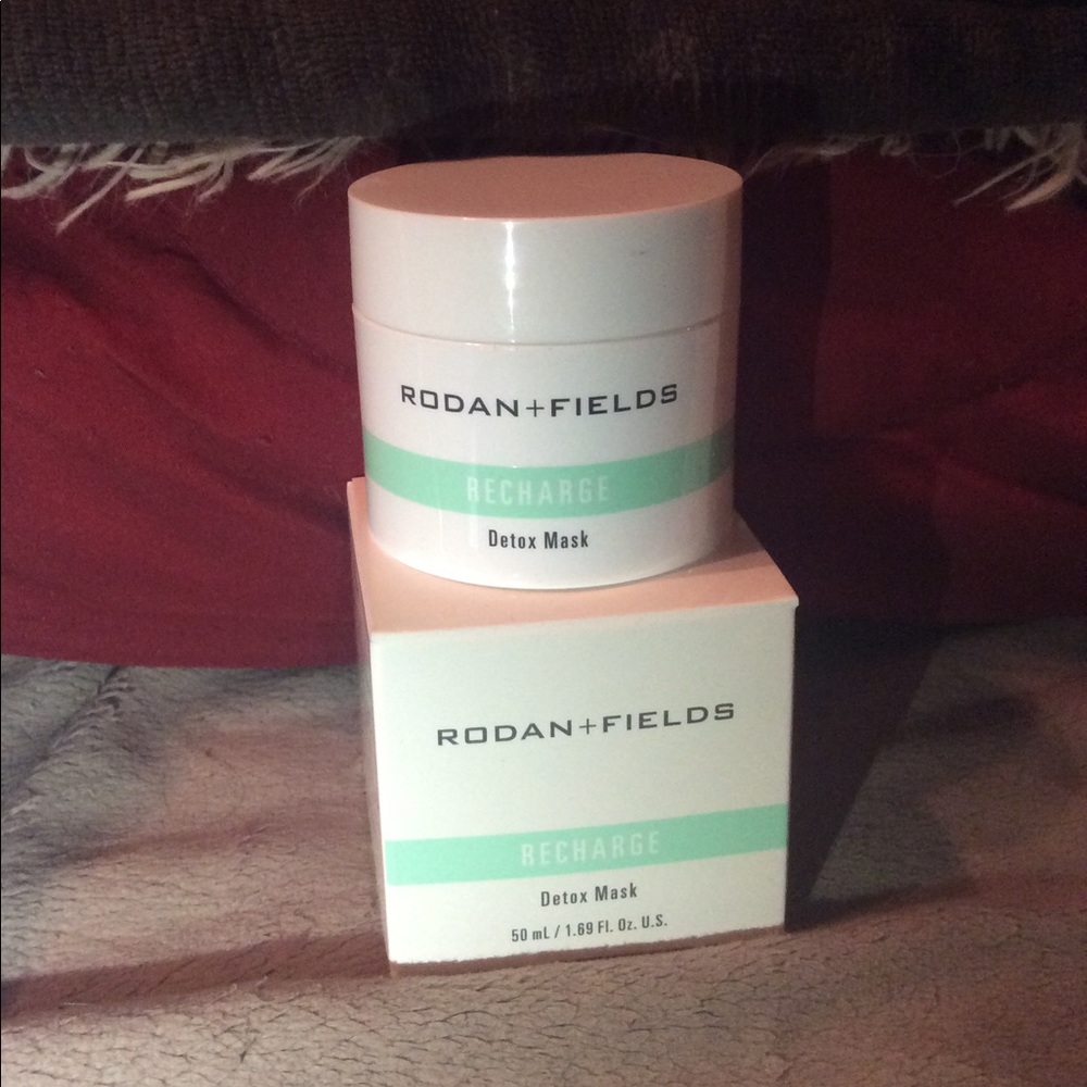 Rodan + Fields charcoal detox face mask